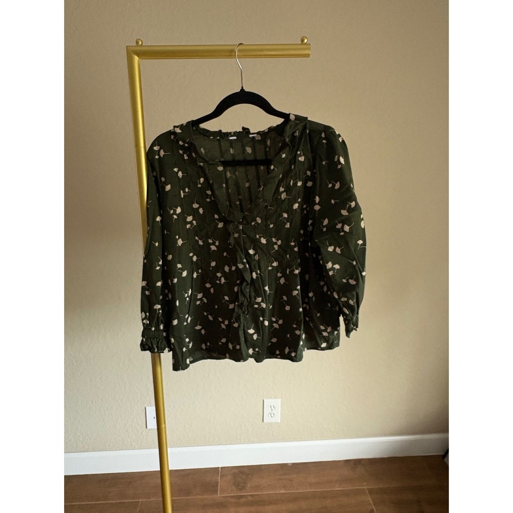 Universal Thread Blouse Green Ginkgo Leaf Print Ruffle V-Neck Garden Nature Fall